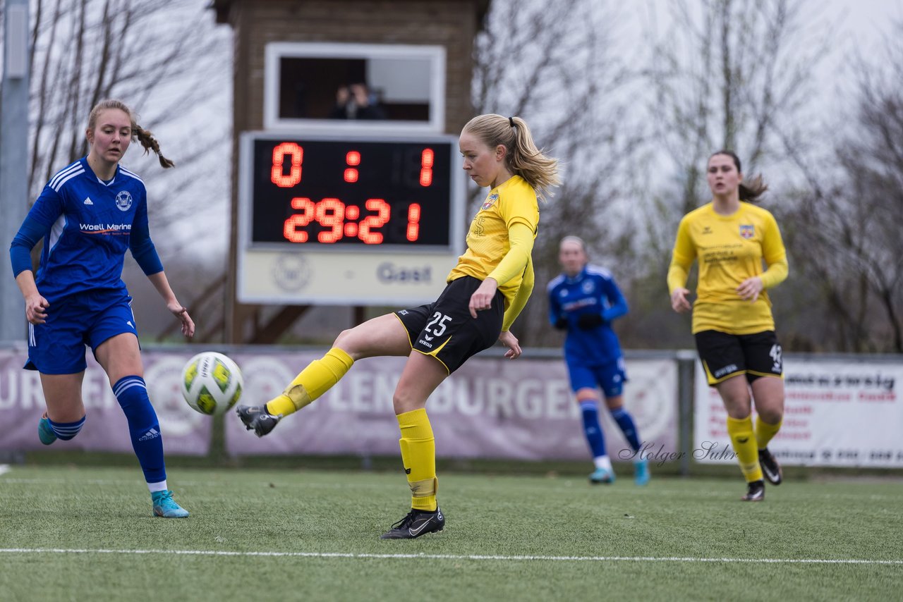 Bild 235 - F SSC Hagen Ahrensburg - SV Frisia Risum-Lindholm : Ergebnis: 1:2